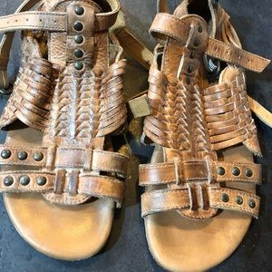 Bedstu Sandals